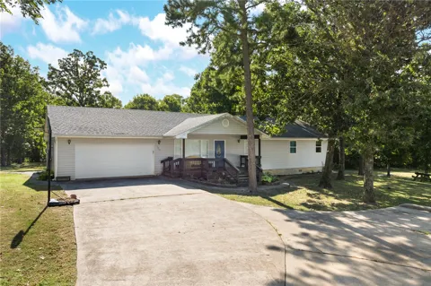 100 Oakdale Lane
