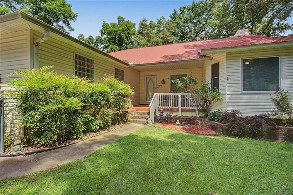 1005 County Road 544 Centre, AL 35960