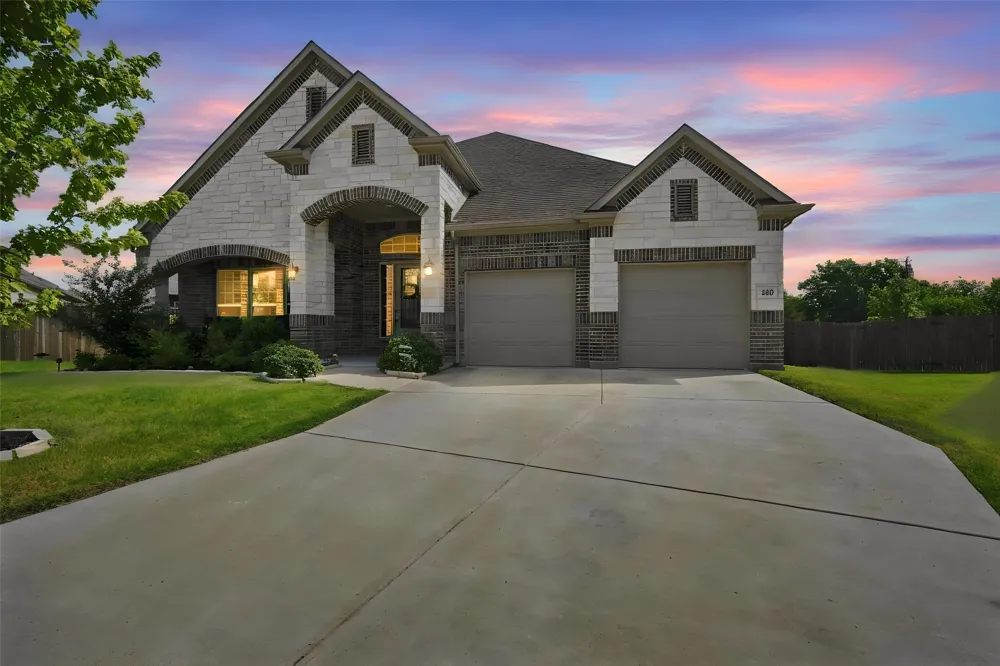 420 Wrangler Way Waxahachie, TX 75167
