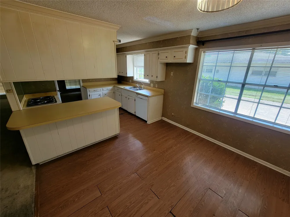 303 Merrill New Boston, TX 75570