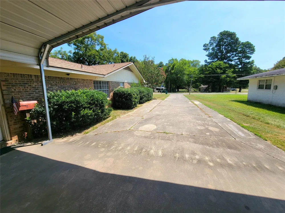 303 Merrill New Boston, TX 75570
