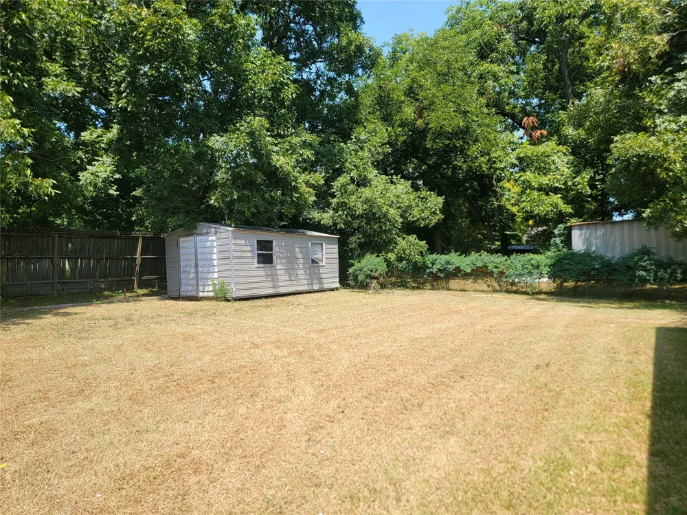 303 Merrill New Boston, TX 75570