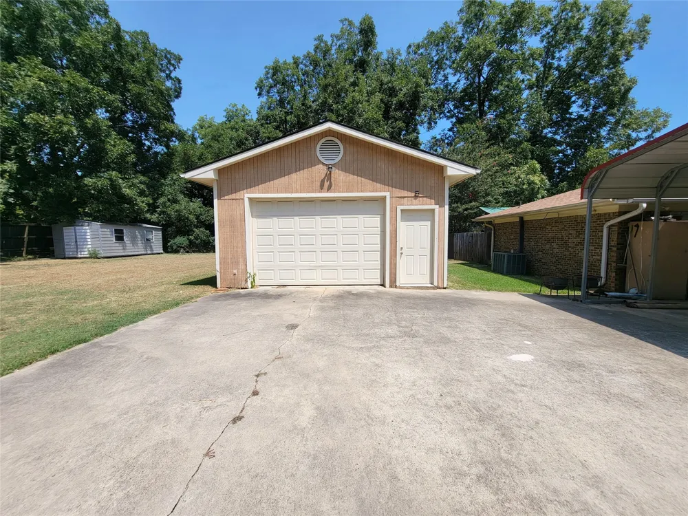 303 Merrill New Boston, TX 75570