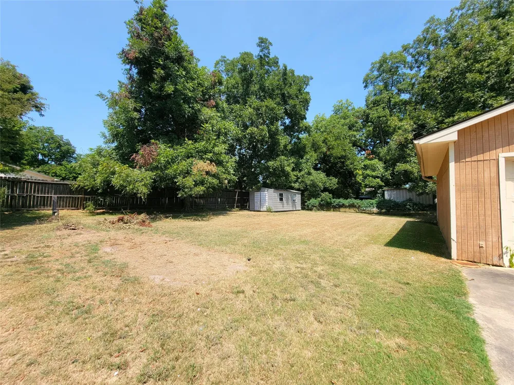 303 Merrill New Boston, TX 75570
