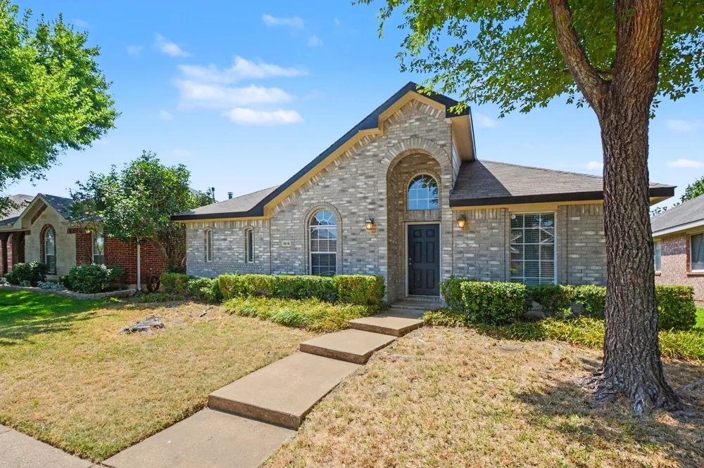 1614 Woodhaven Court Allen, TX 75002