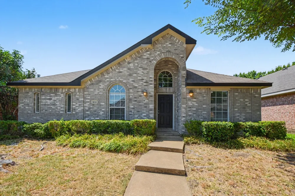 1614 Woodhaven Court Allen, TX 75002