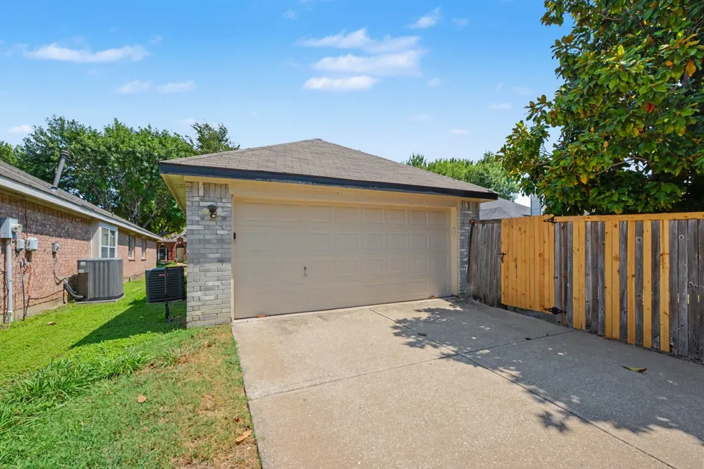 1614 Woodhaven Court Allen, TX 75002