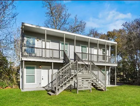 819 Oak Street #4