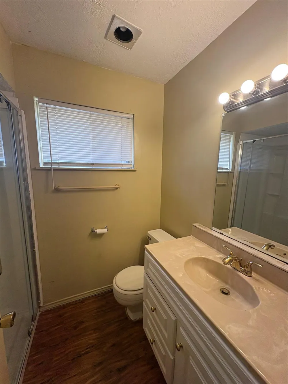 118 Honeysuckle Street Lake Jackson, TX 77566