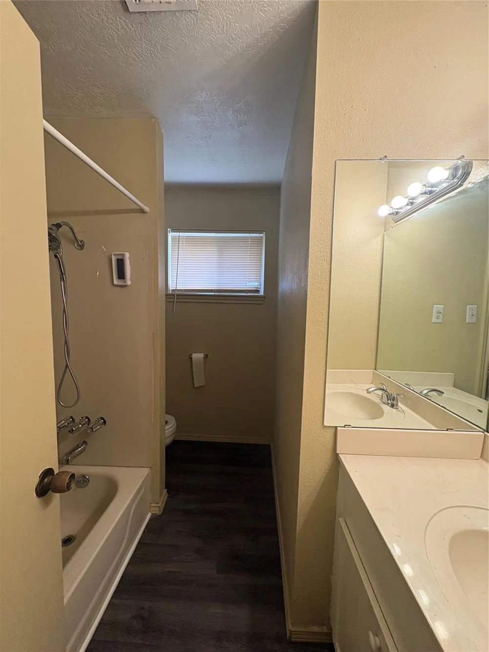 118 Honeysuckle Street Lake Jackson, TX 77566