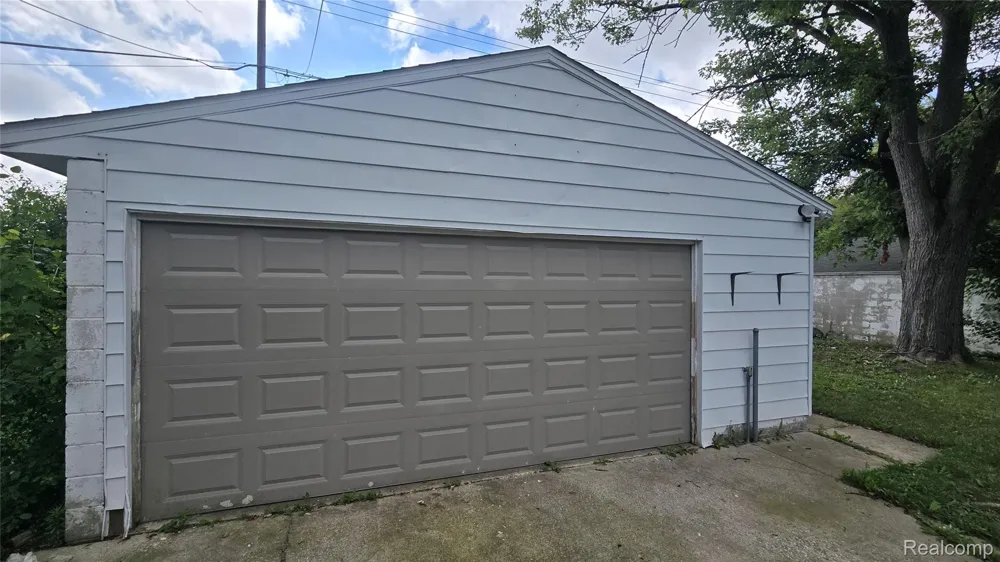 3734 Holly Avenue Flint City, MI 48506
