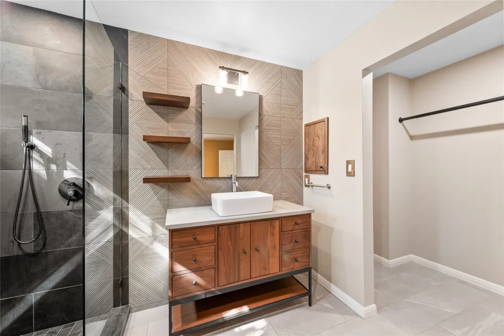 1011 Brodie Street #6 Austin, TX 78704
