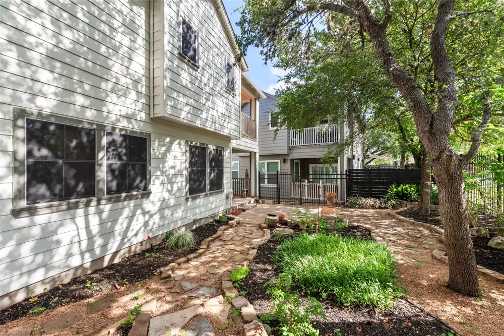 1011 Brodie Street #6 Austin, TX 78704