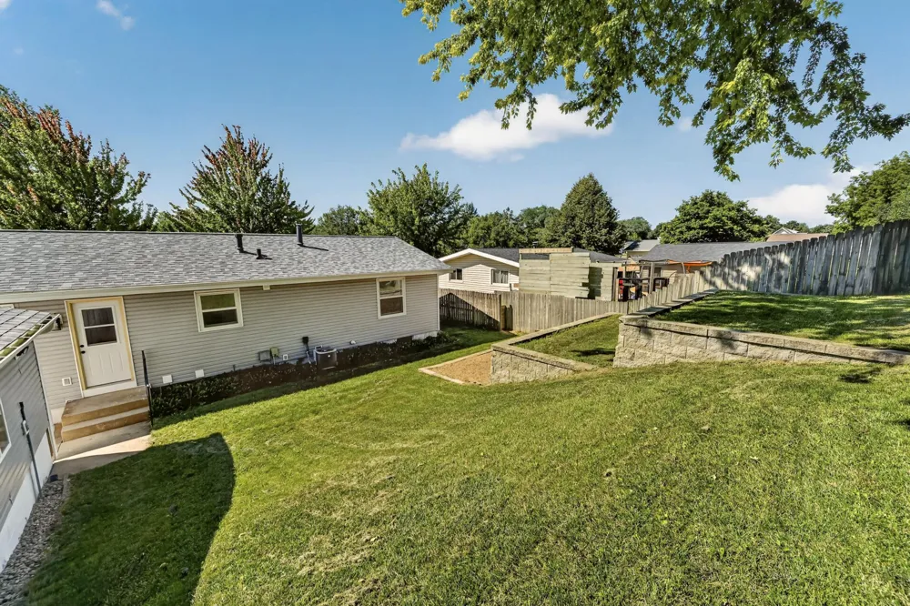 709 37th Street SW Rochester, MN 55902