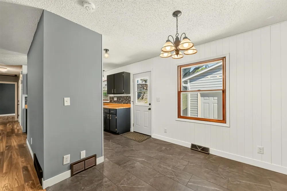 709 37th Street SW Rochester, MN 55902