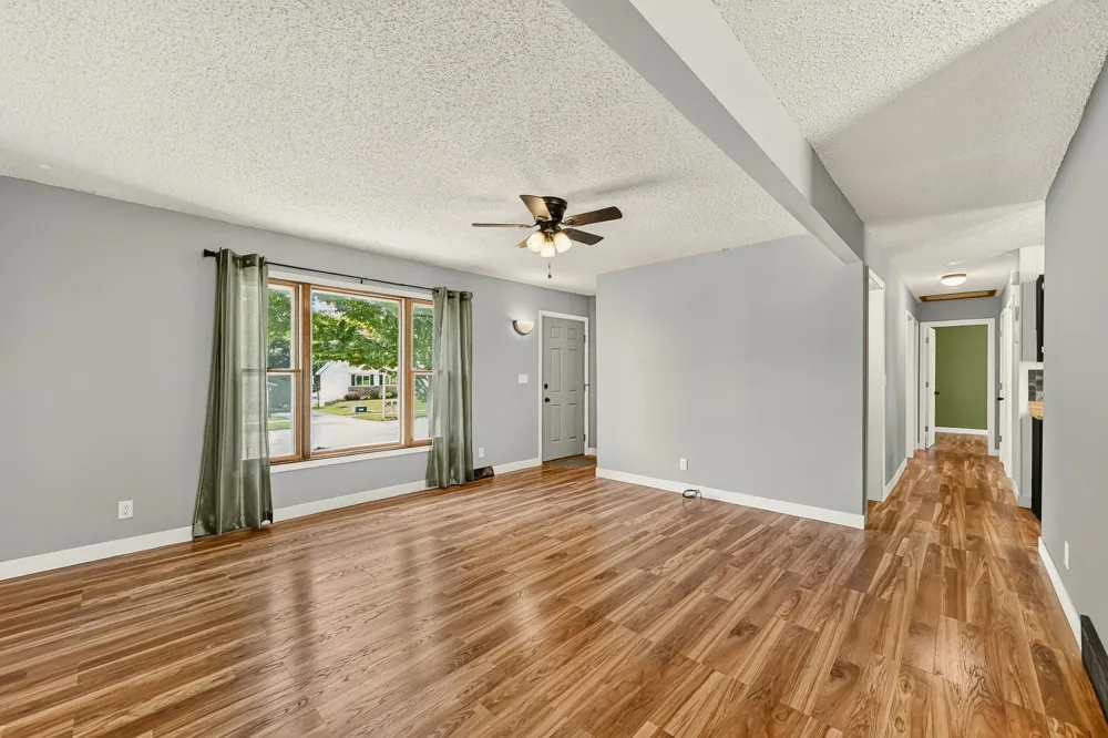 709 37th Street SW Rochester, MN 55902
