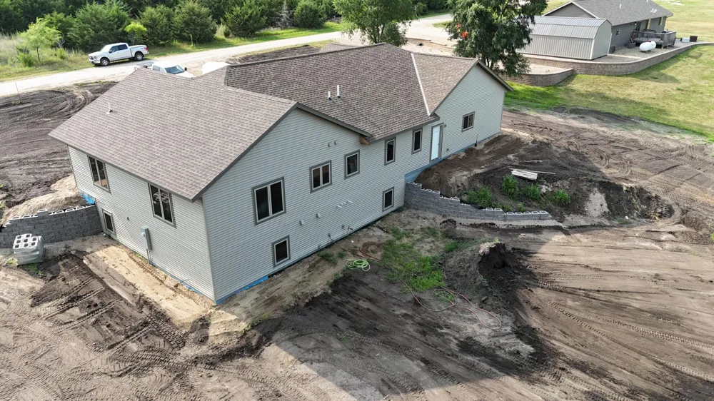 16435 26th St NE New London, MN 56273