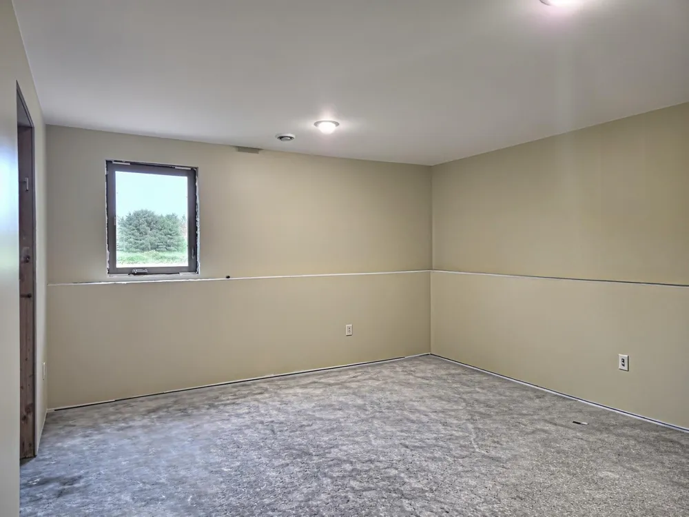 16435 26th St NE New London, MN 56273