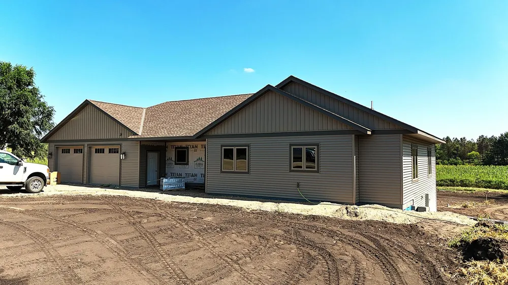 16435 26th St NE New London, MN 56273