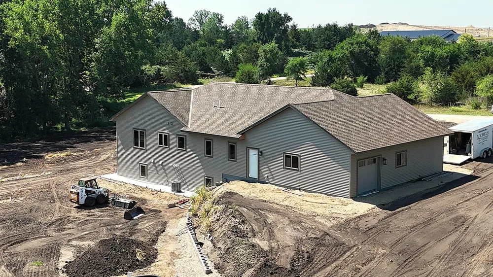 16435 26th St NE New London, MN 56273