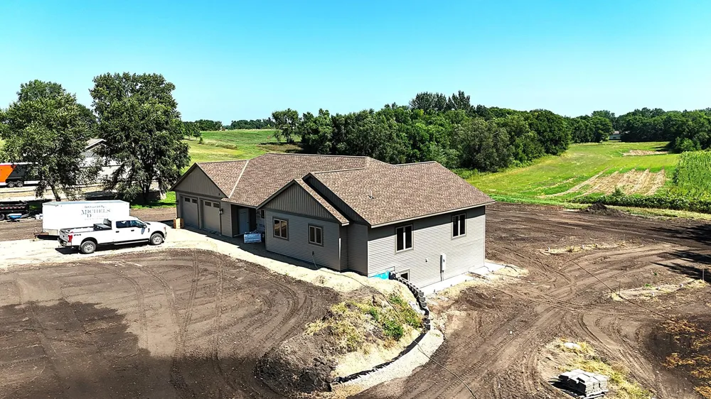 16435 26th St NE New London, MN 56273