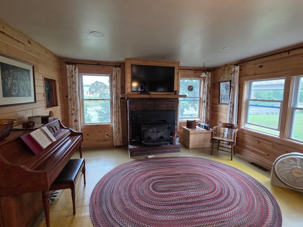 504 Corey Avenue Coleraine, MN 55722