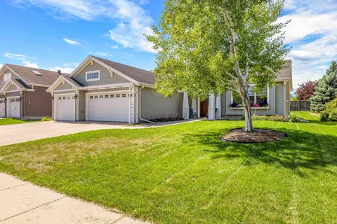 1622 3rd Street W