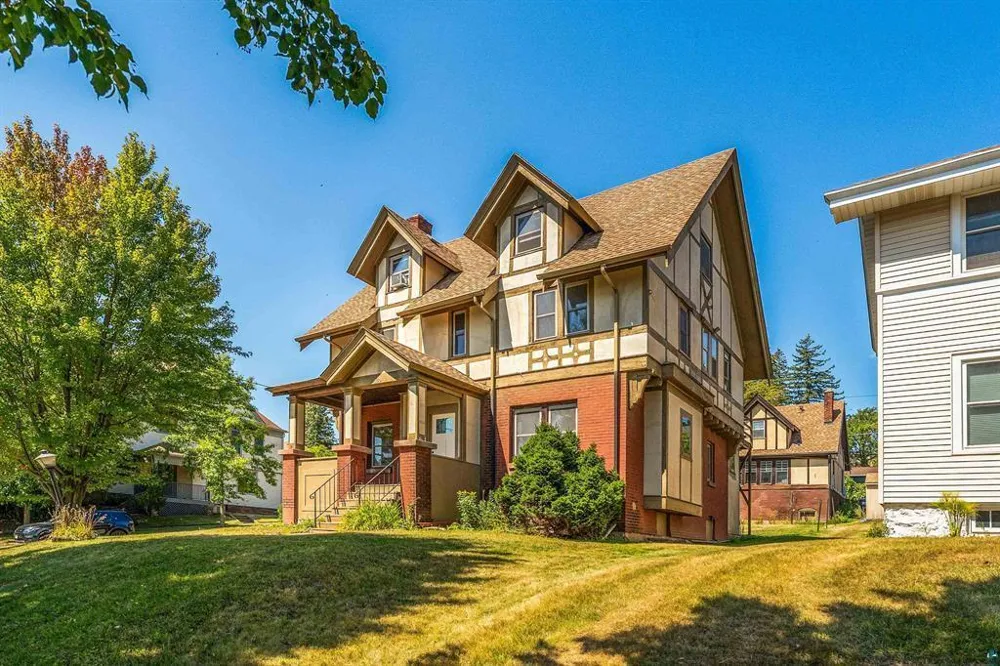 1801 E 2nd Street Duluth, MN 55812