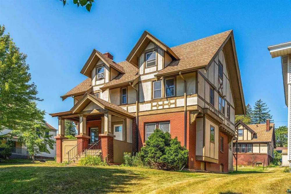 1801 E 2nd Street Duluth, MN 55812