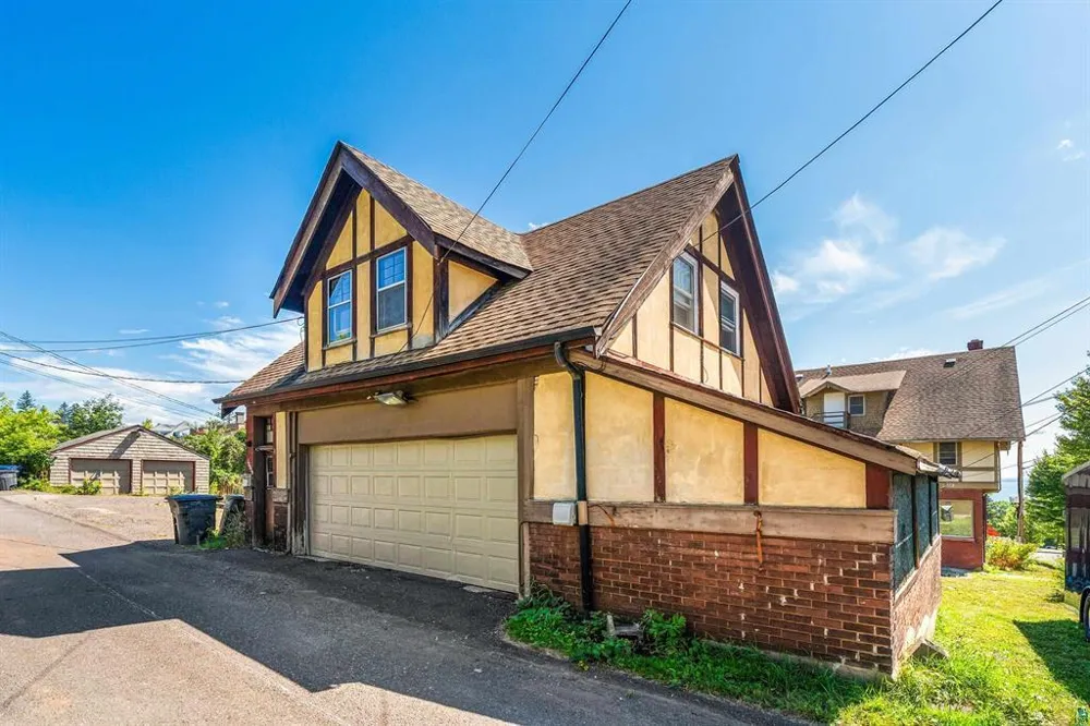 1801 E 2nd Street Duluth, MN 55812