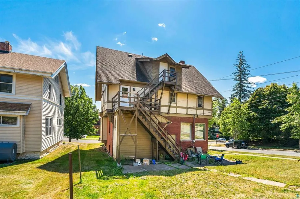 1801 E 2nd Street Duluth, MN 55812