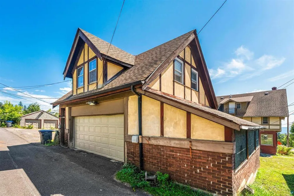 1801 E 2nd Street Duluth, MN 55812