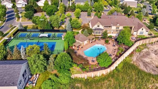 7417 Shadyview Lane Maple Grove, MN 55311