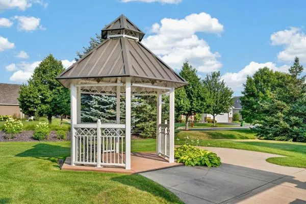 7417 Shadyview Lane Maple Grove, MN 55311
