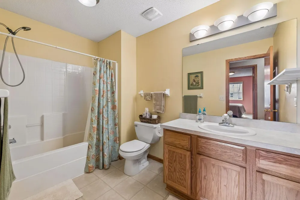 1685 Patriot Lane Waconia, MN 55387