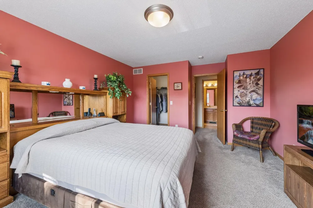 1685 Patriot Lane Waconia, MN 55387