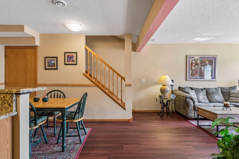 1685 Patriot Lane Waconia, MN 55387