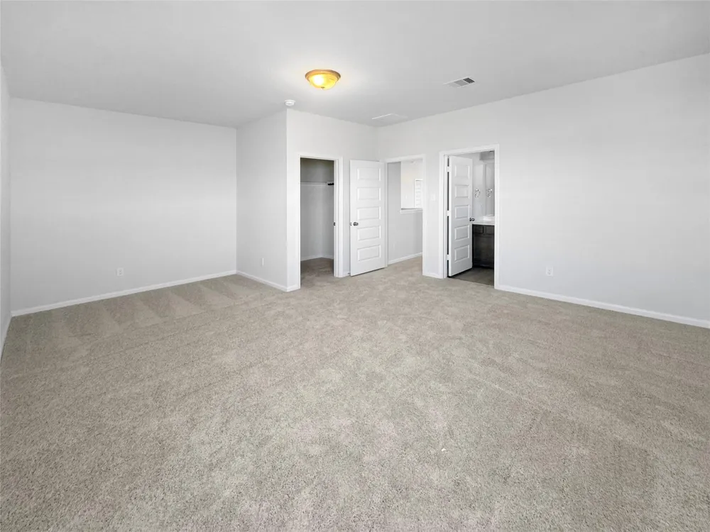 1941 E Riverside Circle Dayton, TX 77535