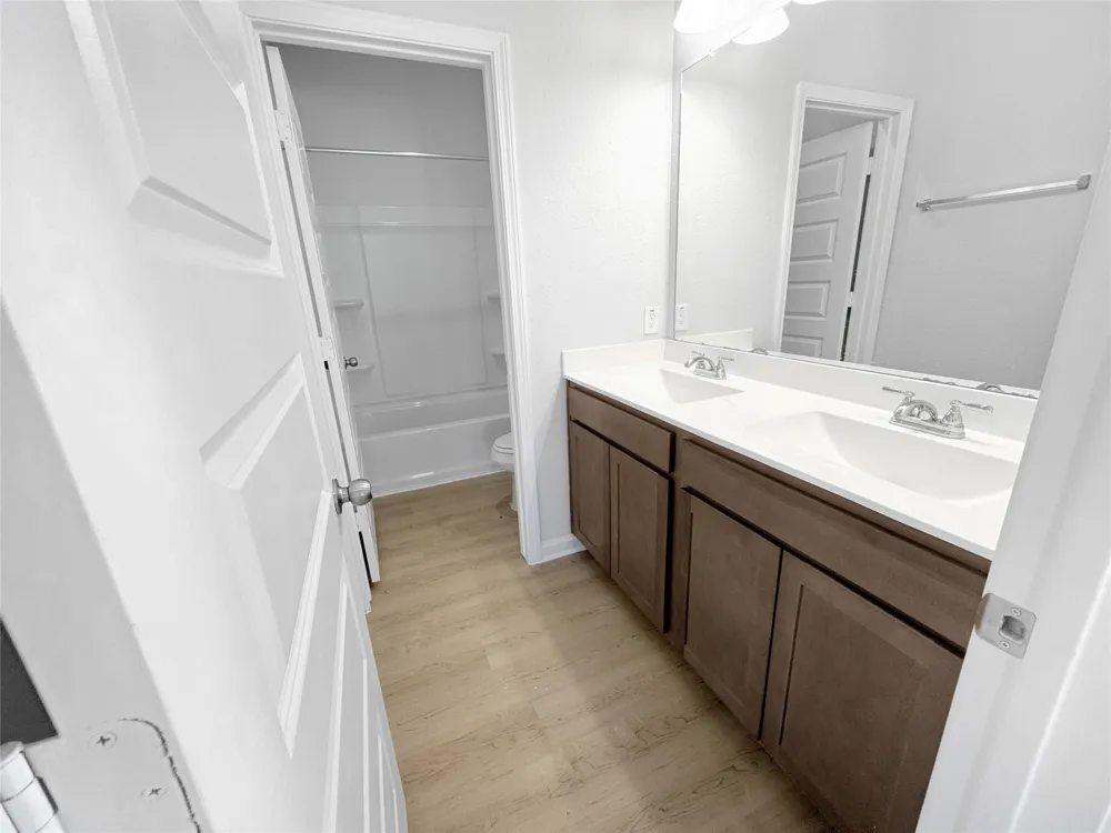 1941 E Riverside Circle Dayton, TX 77535