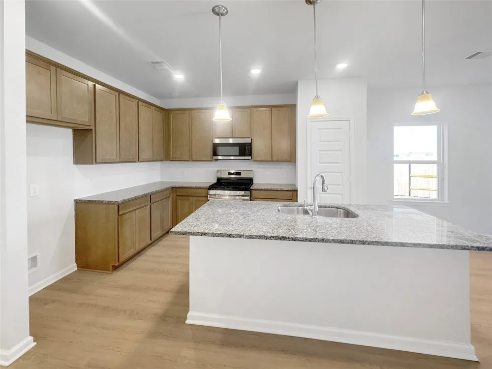 1941 E Riverside Circle Dayton, TX 77535