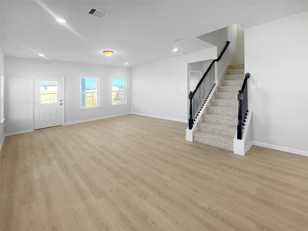 1941 E Riverside Circle Dayton, TX 77535