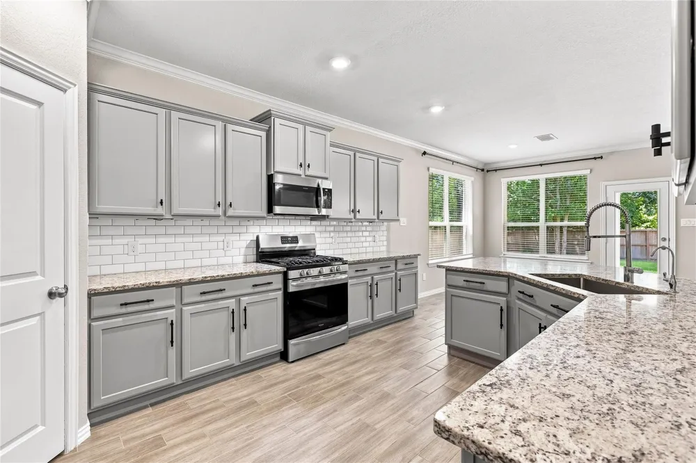 309 Lochvale Peak Court Montgomery, TX 77316