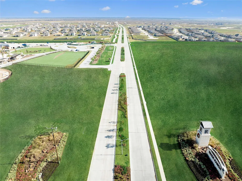 1610 River Scene Trail Dayton, TX 77535