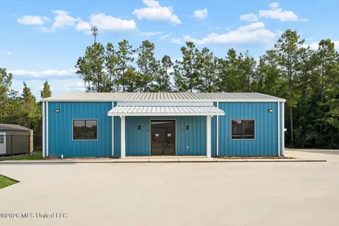 106 Hayden Oaks Drive