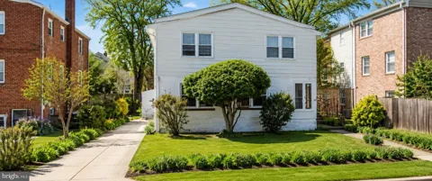 312 WAYNE STREET S #1