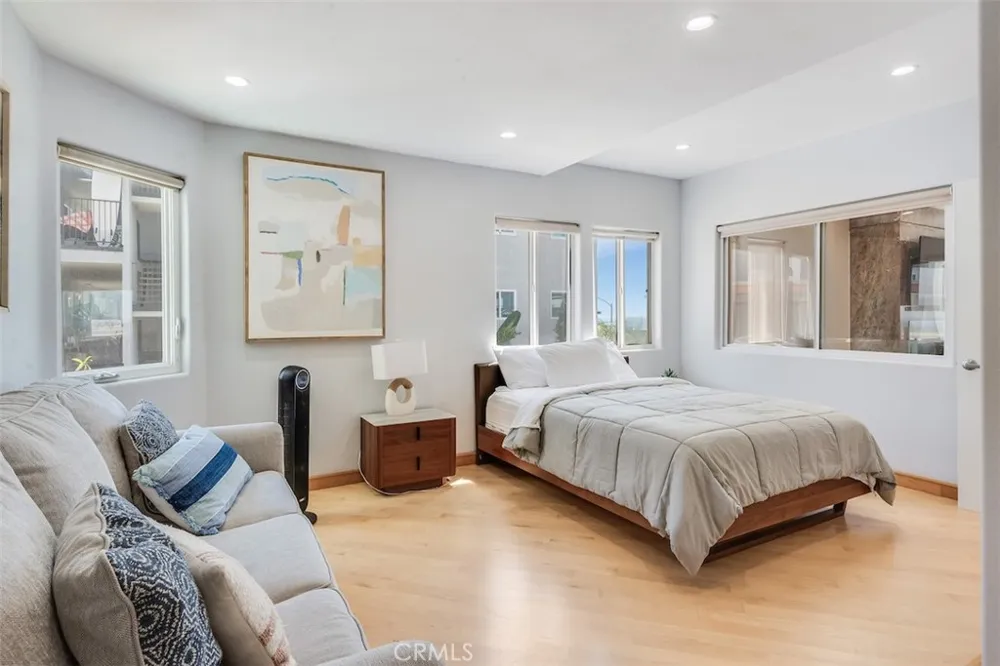 1136 Monterey Hermosa Beach, CA 90254