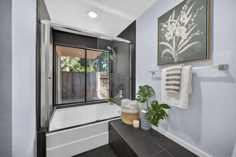 35 9th Avenue #5 San Mateo, CA 94401