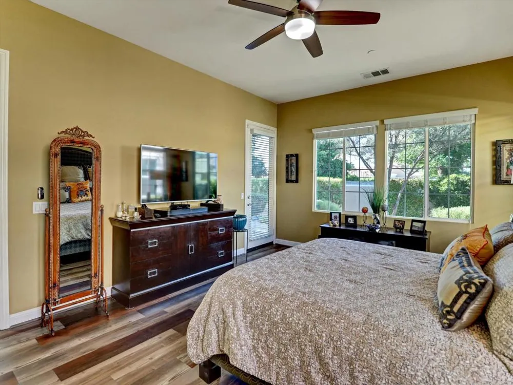 4559 Via Veneto Palm Desert, CA 92260