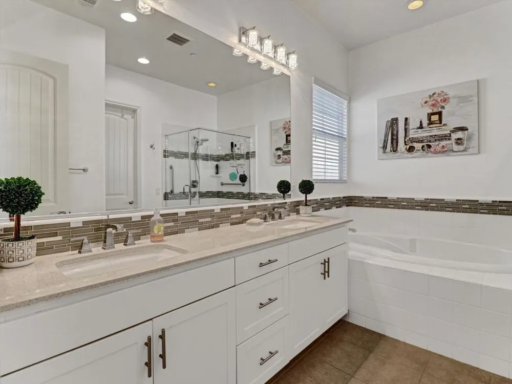 4559 Via Veneto Palm Desert, CA 92260