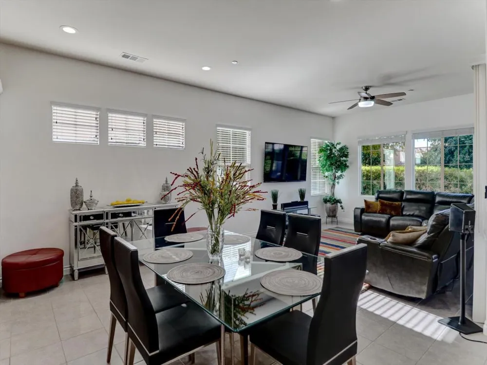 4559 Via Veneto Palm Desert, CA 92260
